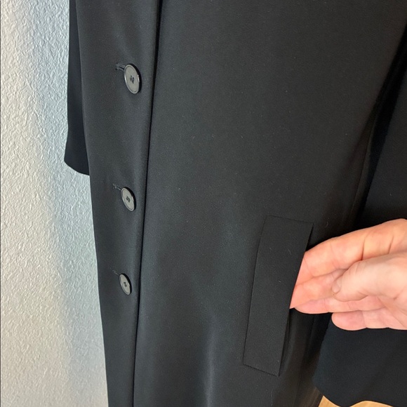 Gallery Long Lined Black Coat Velvet Collar Button Up Size 6 - Picture 3 of 11